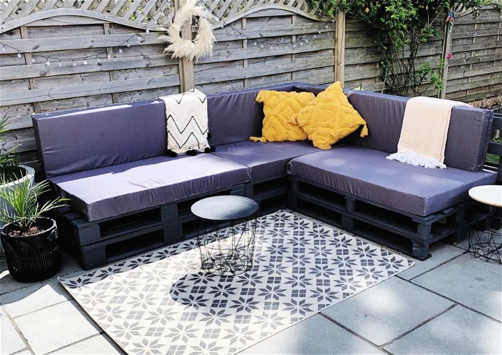 How to Build Outdoor Pallet Sofa