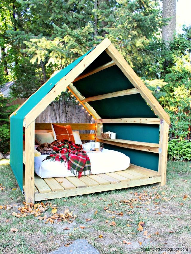 Make an Outdoor Cabana Lounge With Wood