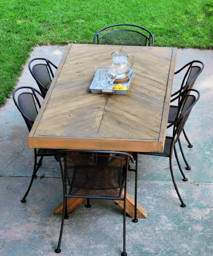 Outdoor Herringbone Dining Table Plan