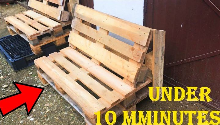 Simple DIY Pallet Bench in 10 Minutes