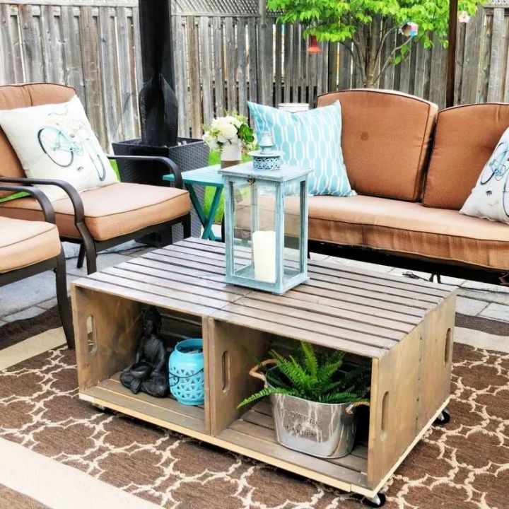 Simple and Easy Patio Crate Coffee Table