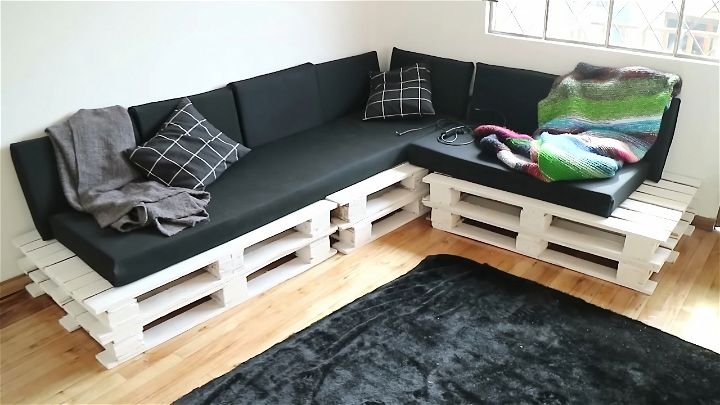 making a DIY pallet couch