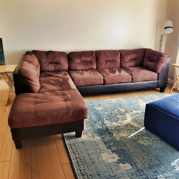 old couch before reupholstering