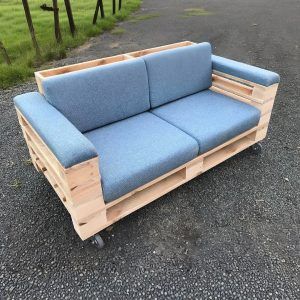 pallet couch or pallet sofa
